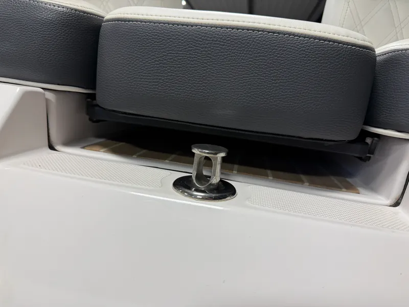 Slide: The Image of Regal 2800 2018 - 15