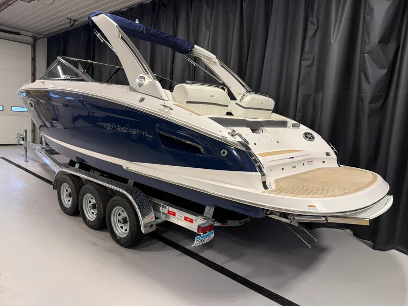 Slide: The Image of Regal 2800 2018 - 4