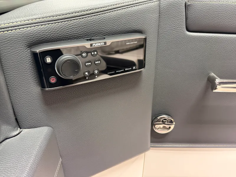 Slide: The Image of Regal 2800 2018 - 42