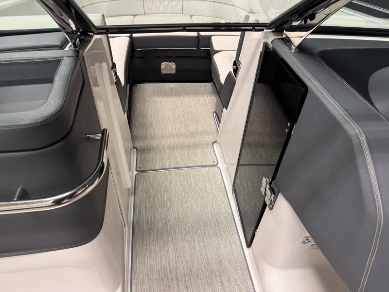 Slide: The Image of Regal 2800 2018 - 48