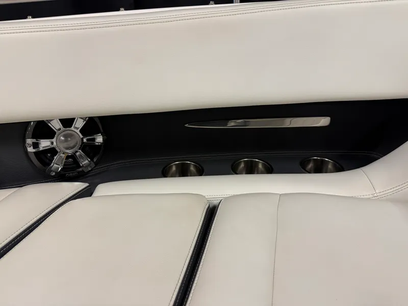 Slide: The Image of Regal 2800 2018 - 71