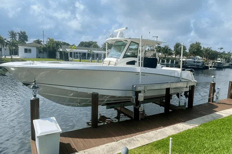Slide: The Image of Boston Whaler 370 OUTRAGE 2012 - 1
