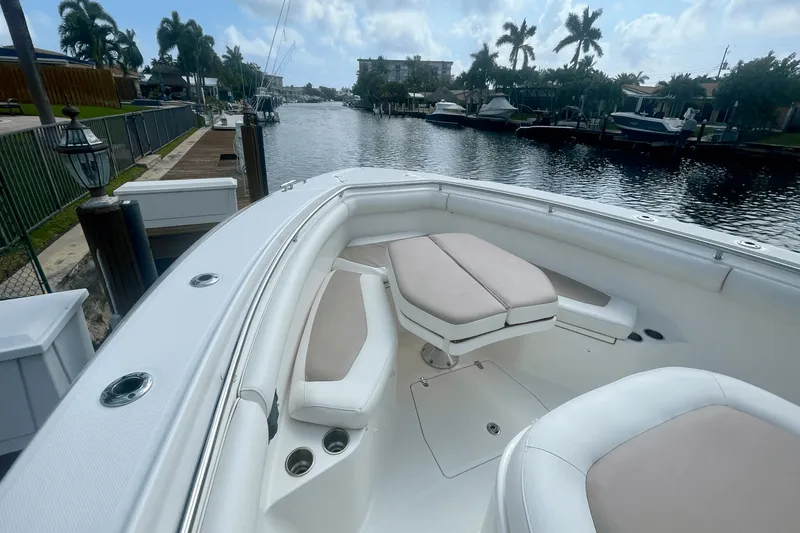 Slide: The Image of Boston Whaler 370 OUTRAGE 2012 - 11