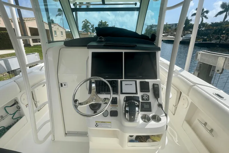 Slide: The Image of Boston Whaler 370 OUTRAGE 2012 - 14