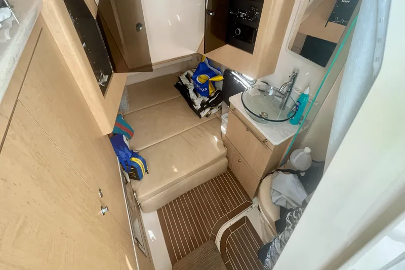 Slide: The Image of Boston Whaler 370 OUTRAGE 2012 - 18