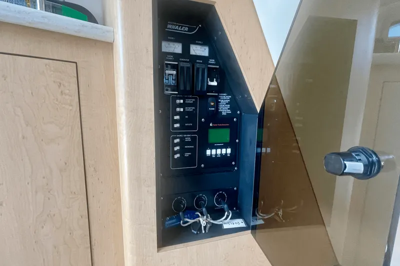 Slide: The Image of Boston Whaler 370 OUTRAGE 2012 - 20