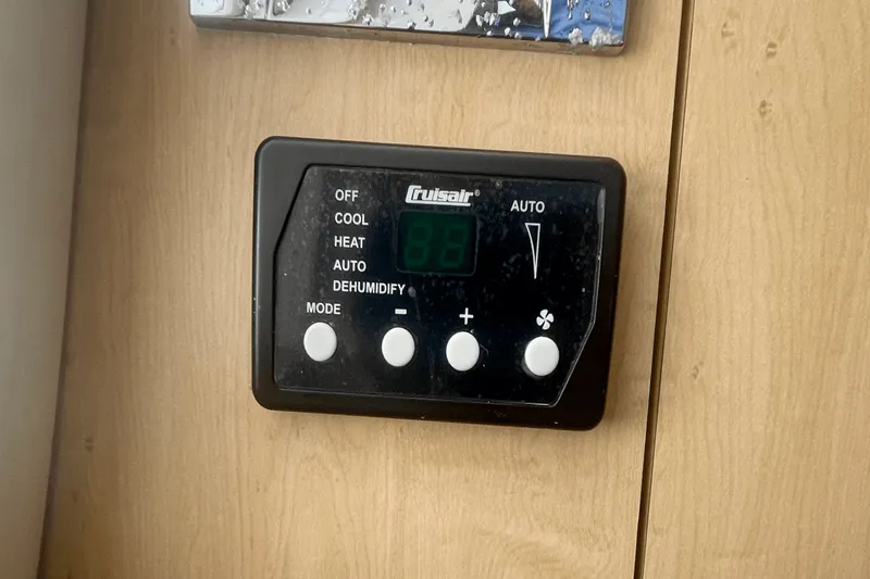 Slide: The Image of Boston Whaler 370 OUTRAGE 2012 - 21