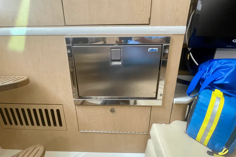 Slide: The Image of Boston Whaler 370 OUTRAGE 2012 - 22