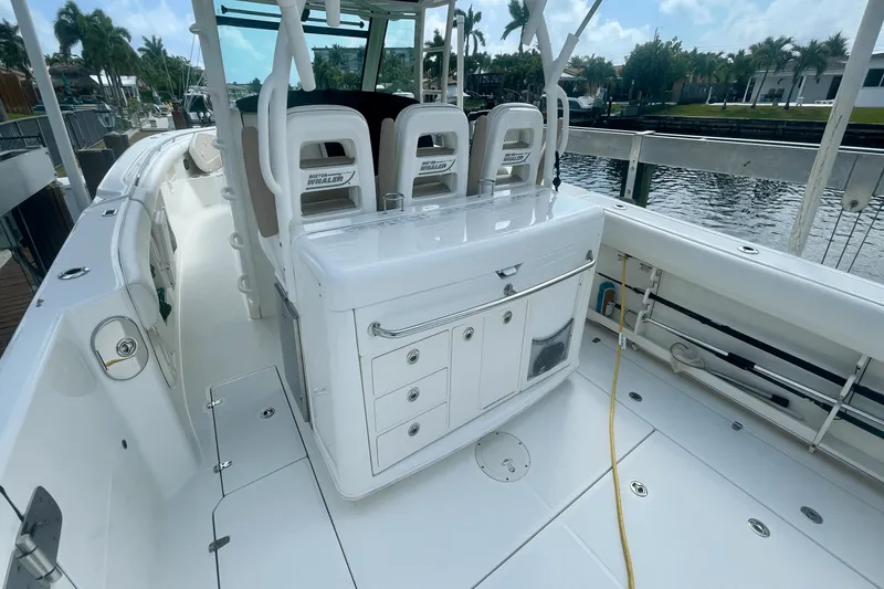 Slide: The Image of Boston Whaler 370 OUTRAGE 2012 - 27