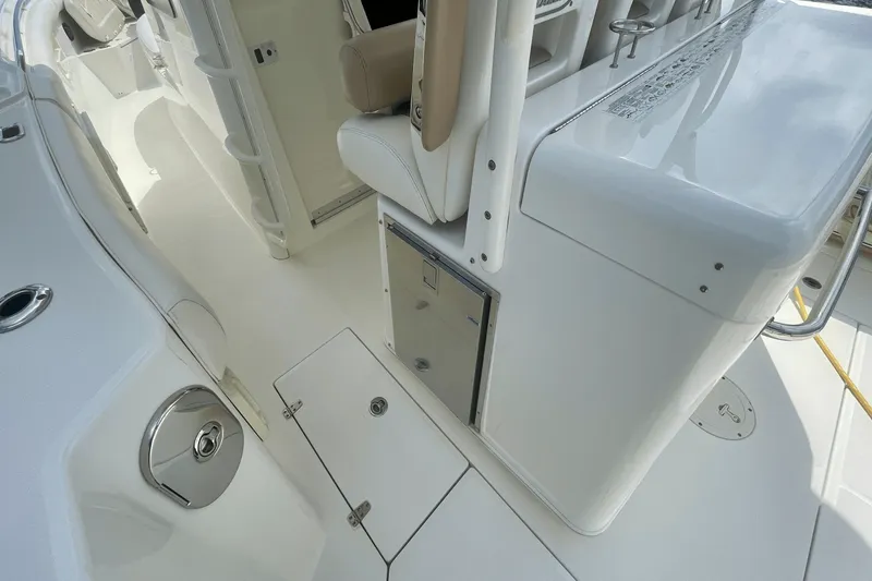 Slide: The Image of Boston Whaler 370 OUTRAGE 2012 - 33