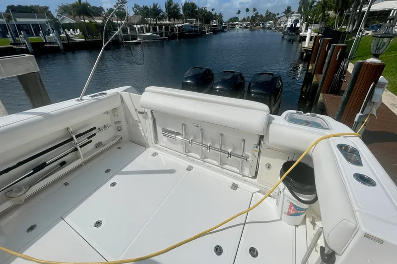 Slide: The Image of Boston Whaler 370 OUTRAGE 2012 - 36