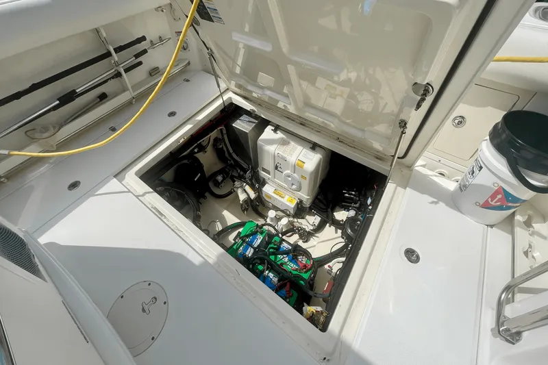 Slide: The Image of Boston Whaler 370 OUTRAGE 2012 - 40