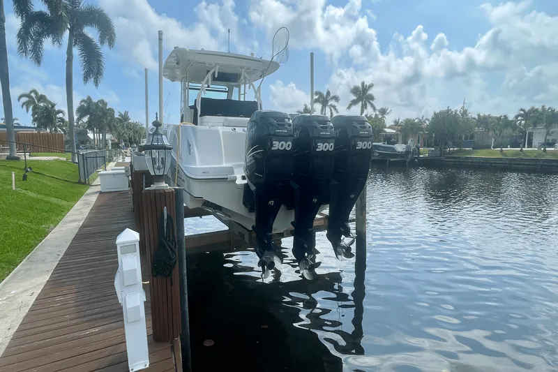 Slide: The Image of Boston Whaler 370 OUTRAGE 2012 - 5