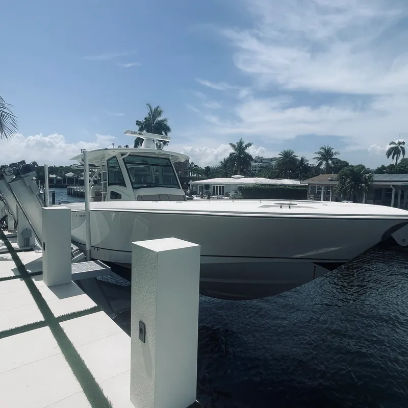 Slide: The Image of Boston Whaler 370 OUTRAGE 2012 - 4