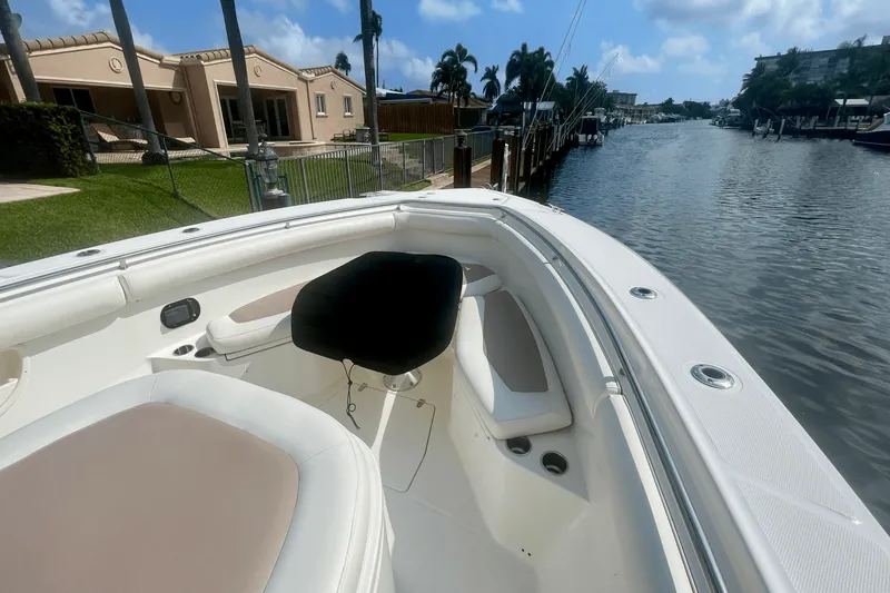 Slide: The Image of Boston Whaler 370 OUTRAGE 2012 - 9