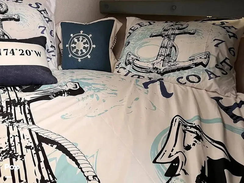 Slide: The Image of Rinker 280 Fiesta Vee 1995 - 13032183