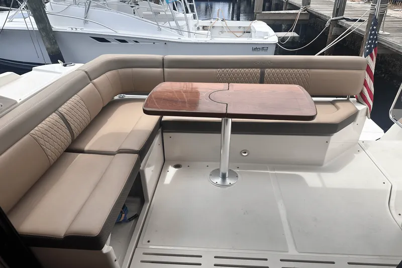 Slide: The Image of Sea Ray 400 SUNDANCER 2016 - 10