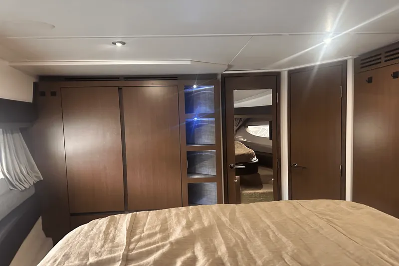 Slide: The Image of Sea Ray 400 SUNDANCER 2016 - 25