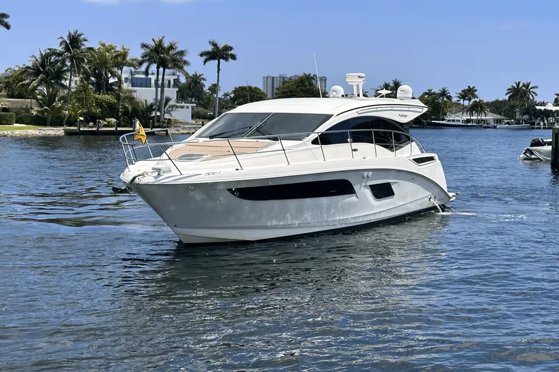 Slide: The Image of Sea Ray 400 SUNDANCER 2016 - 3