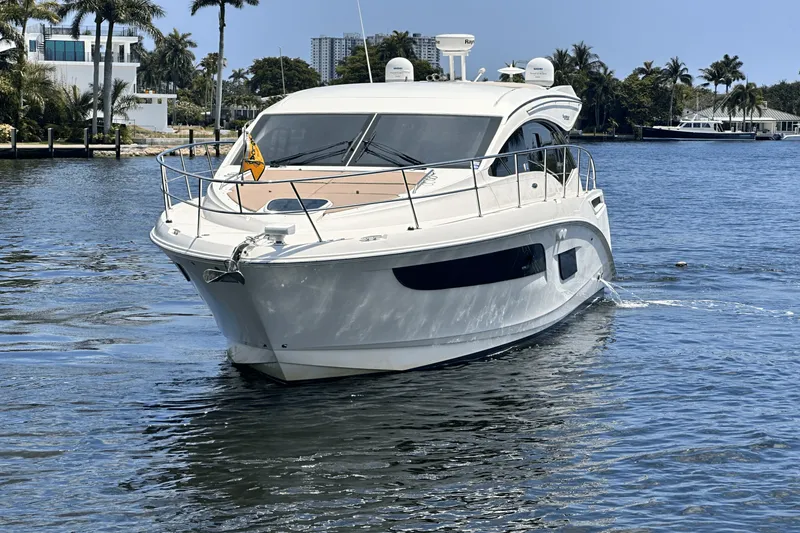 Slide: The Image of Sea Ray 400 SUNDANCER 2016 - 33