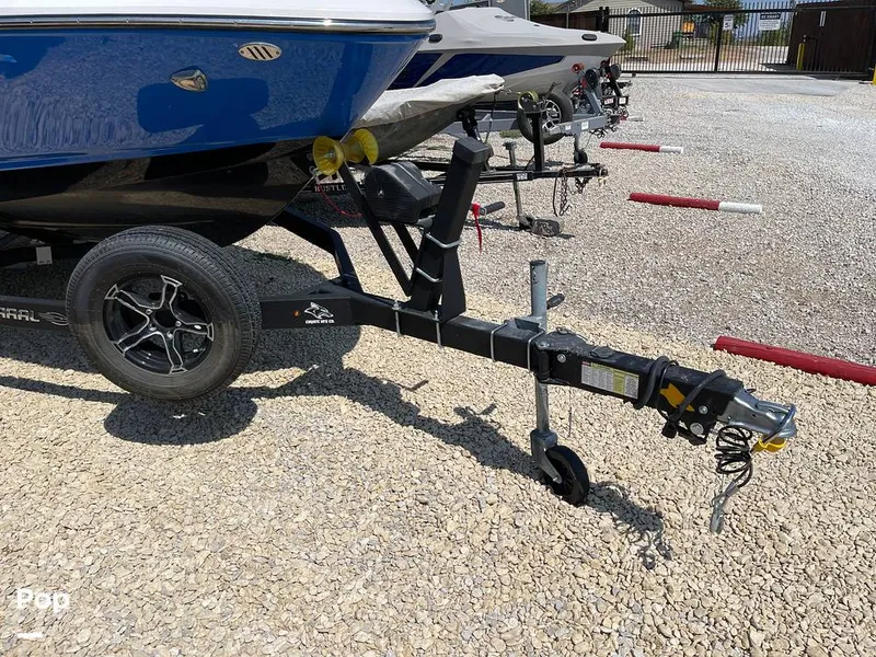 Slide: The Image of Chaparral 21 Surf 2021 - 13049598