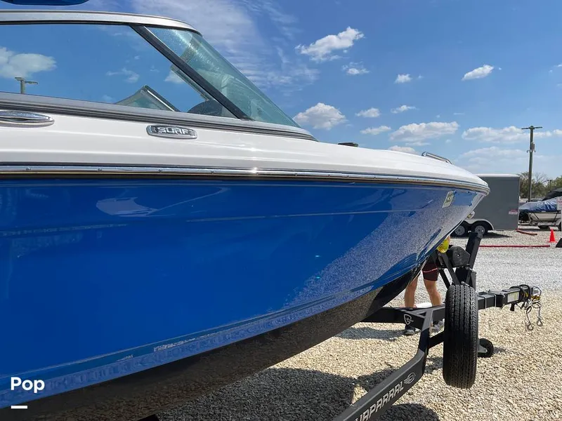 Slide: The Image of Chaparral 21 Surf 2021 - 13049599