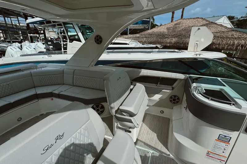 Slide: The Image of Sea Ray SLX 310 Outboard 2026 - 11