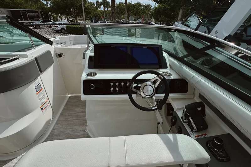 Slide: The Image of Sea Ray SLX 310 Outboard 2026 - 15