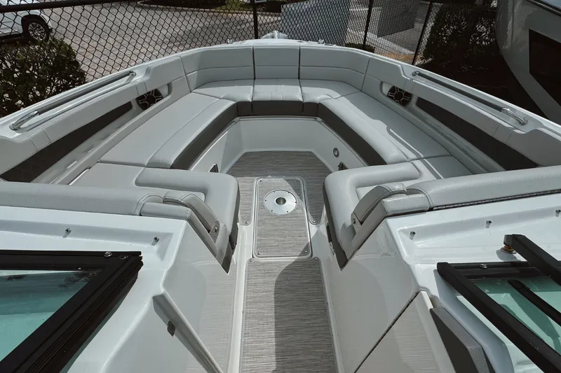 Slide: The Image of Sea Ray SLX 310 Outboard 2026 - 19