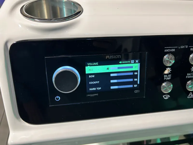 Slide: The Image of Sea Ray SLX 310 Outboard 2026 - 21