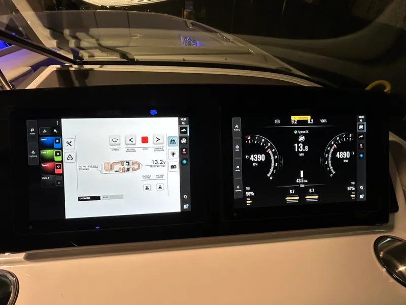 Slide: The Image of Sea Ray SLX 310 Outboard 2026 - 30