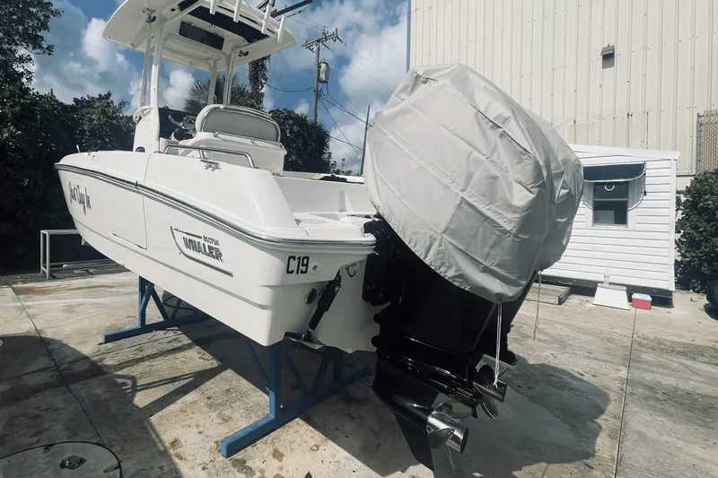 Slide: The Image of Boston Whaler 270 DAUNTLESS 2022 - 4