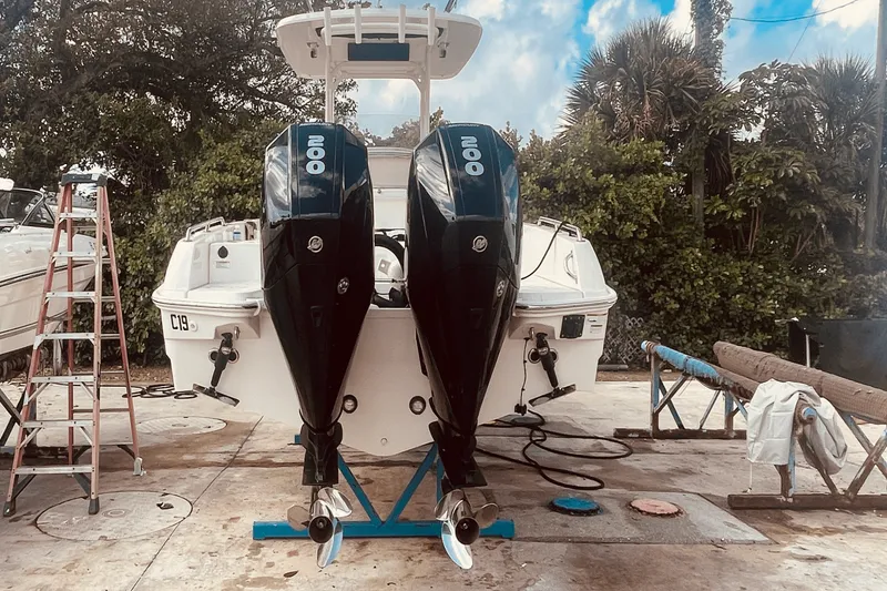 Slide: The Image of Boston Whaler 270 DAUNTLESS 2022 - 7