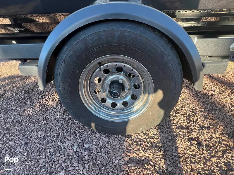 Slide: The Image of Trailer Tires - 14742722