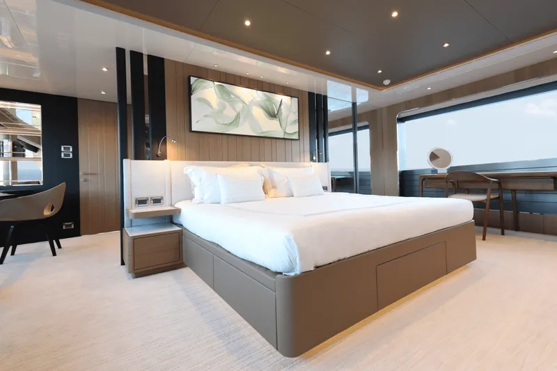 Slide: The Image of Ocean Alexander 35P 2025 - 9