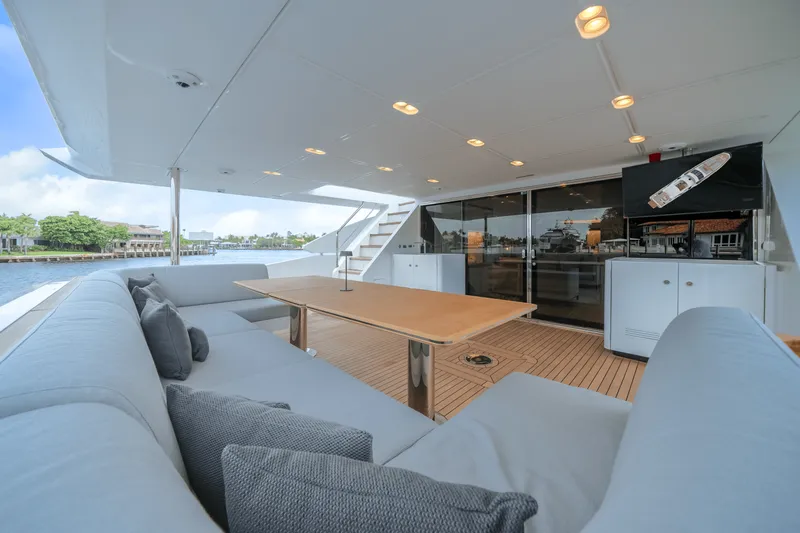 Slide: The Image of Azimut Grande 32M 2025 - 14