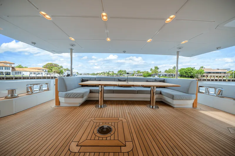 Slide: The Image of Azimut Grande 32M 2025 - 17