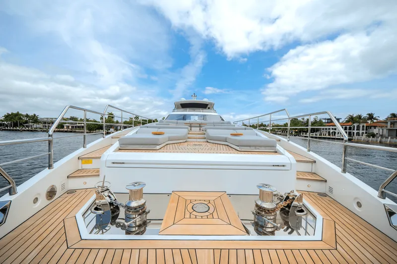 Slide: The Image of Azimut Grande 32M 2025 - 55