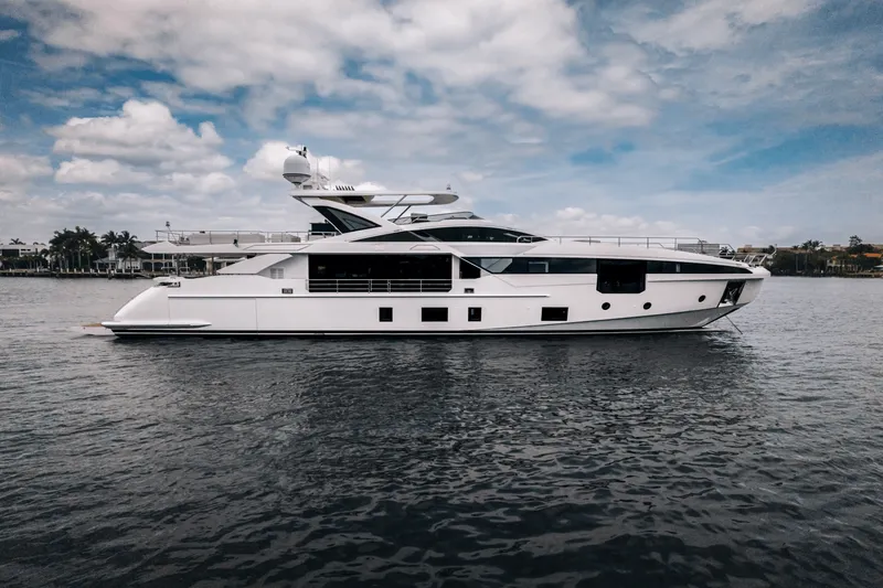 Slide: The Image of Azimut Grande 32M 2025 - 7