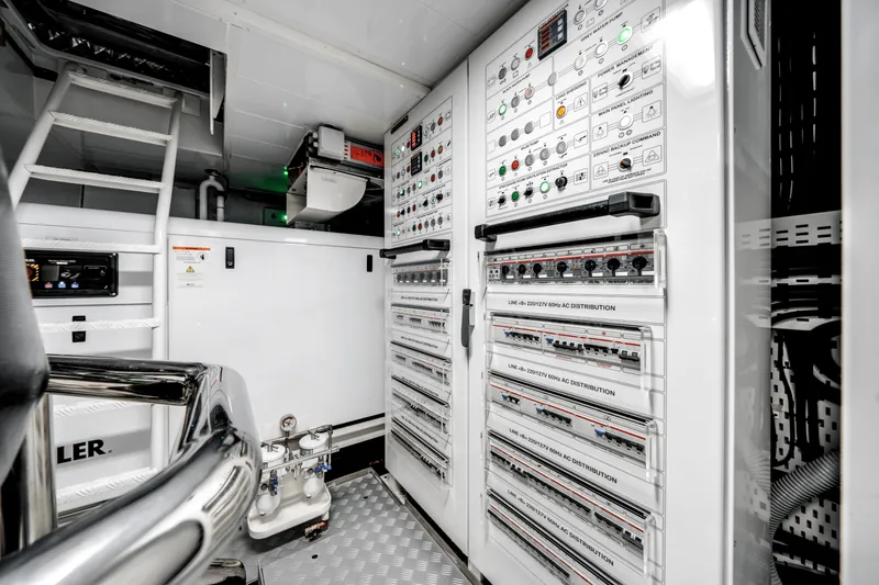 Slide: The Image of Azimut Grande 32M 2025 - 90