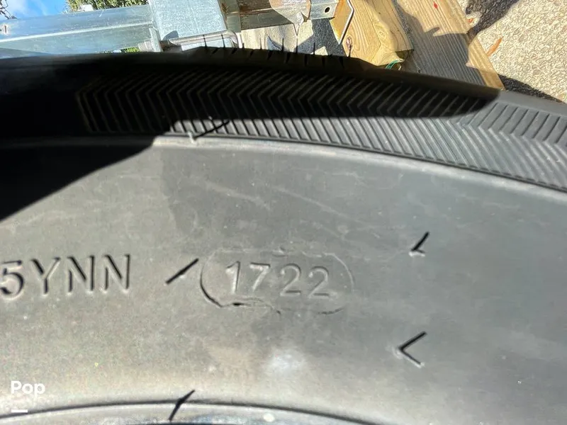 Slide: The Image of Tire Date Code - 13173296