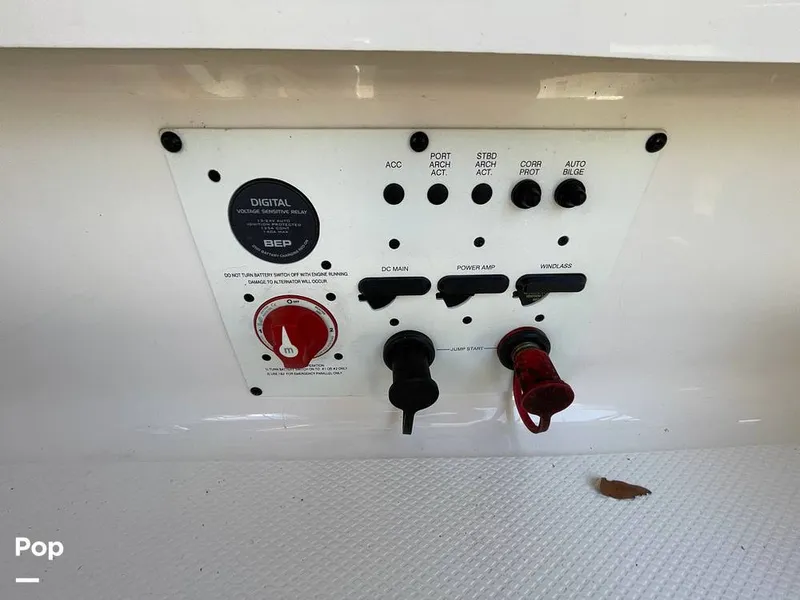 Slide: The Image of Battery Switch - 13173424