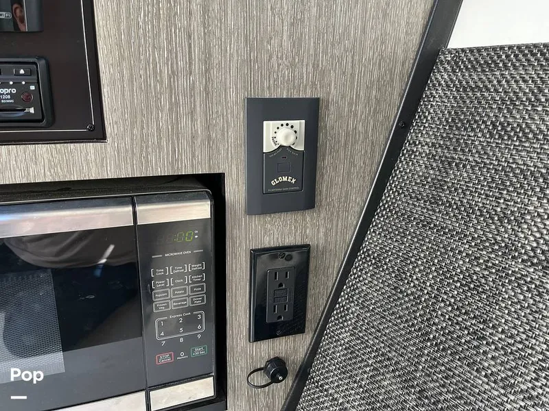 Slide: The Image of Monterey 378SE 2021 - 13063135