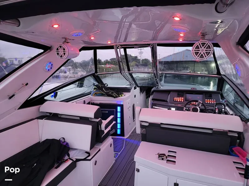 Slide: The Image of Monterey 378SE 2021 - 13167645