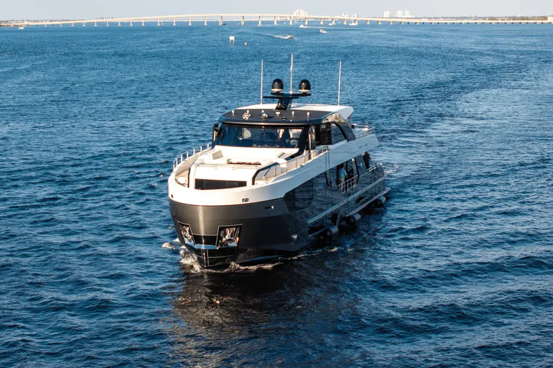 Slide: The Image of Ocean Alexander 30R 2025 - 101