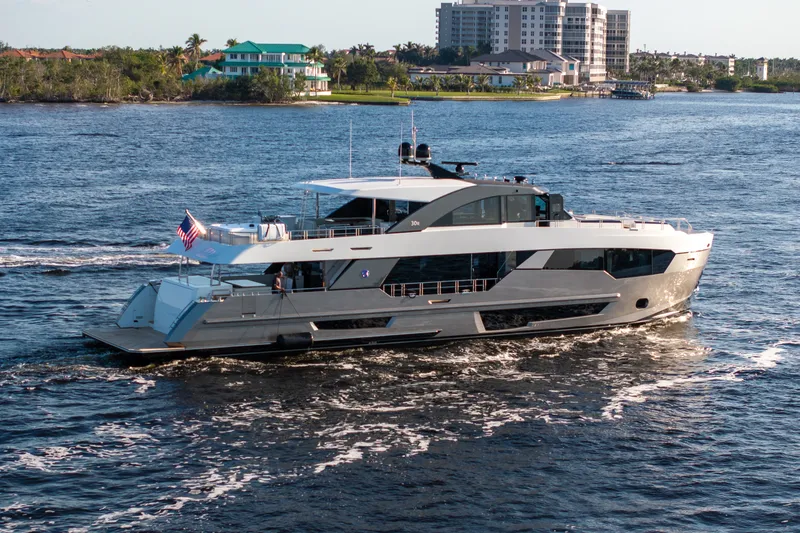 Slide: The Image of Ocean Alexander 30R 2025 - 102