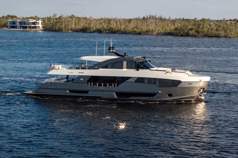 Slide: The Image of Ocean Alexander 30R 2025 - 103