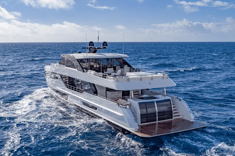 Slide: The Image of Ocean Alexander 30R 2025 - 113