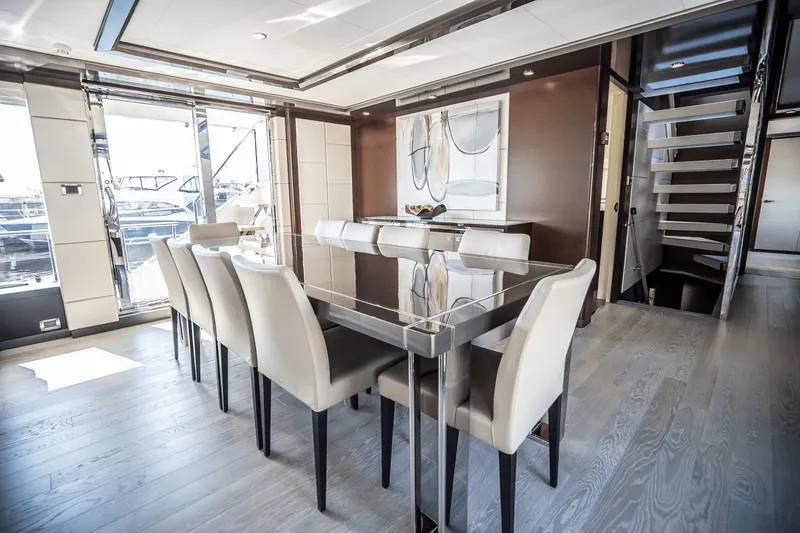 Slide: The Image of Ocean Alexander 30R 2025 - 15