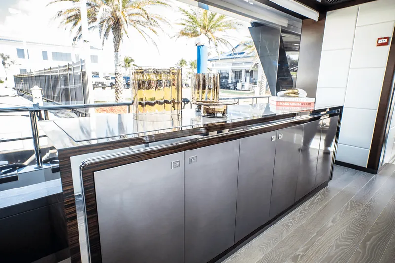 Slide: The Image of Ocean Alexander 30R 2025 - 19